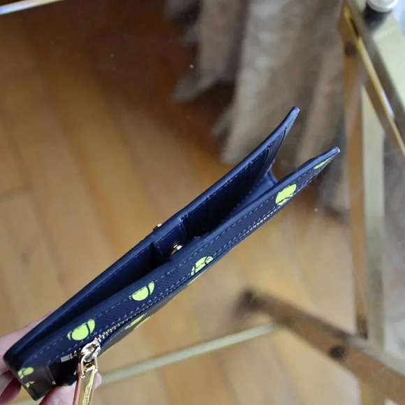 Kate Spade KF497 Tennis Toss Large Slim Bifold Wallet - Picture 3 of 8